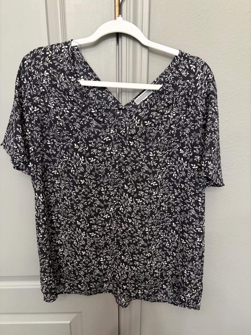 PLEIONE Black Floral V-Neck Women’s Blouse